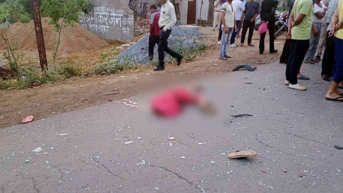 बस ने ऑटो के उड़ाए परखच्चे, सड़क पर ब‍िखरे नजर आए 13 शव, एक ही पर‍िवार के 4 लोगों की मौत 