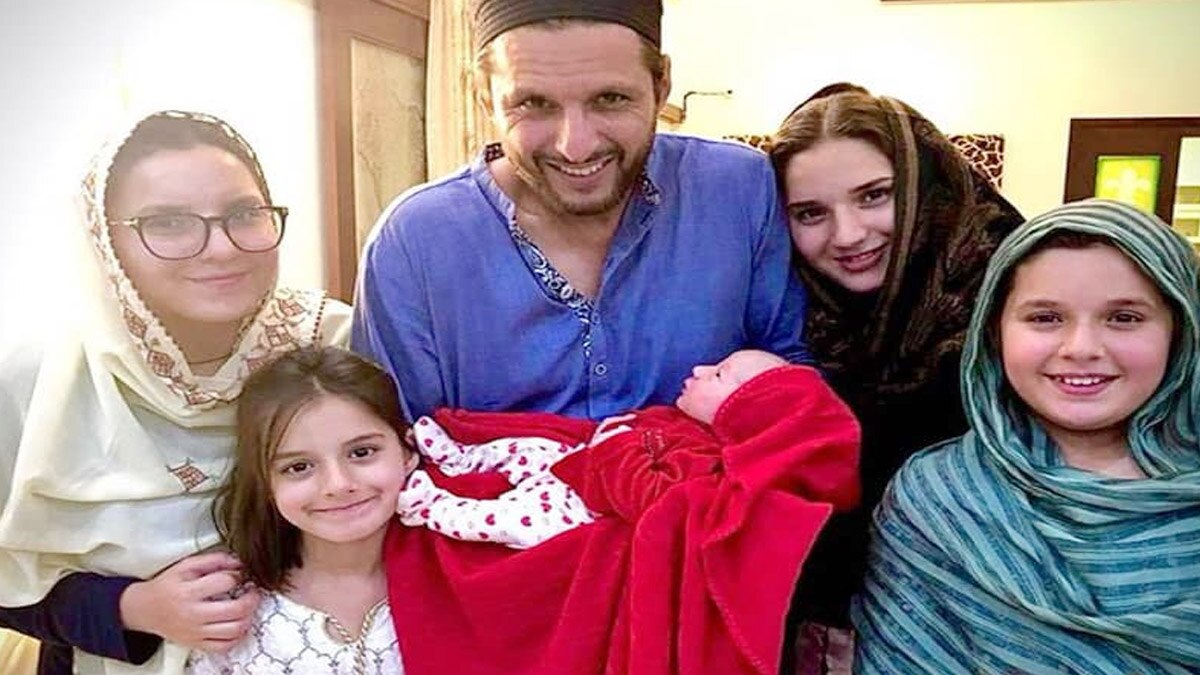 shahid afridi daughter will be engaged to shaheen afridi 