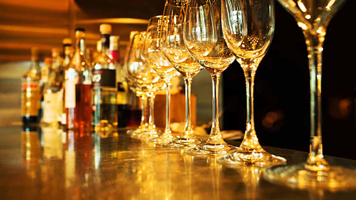Alcohol lowers risk of cataracts