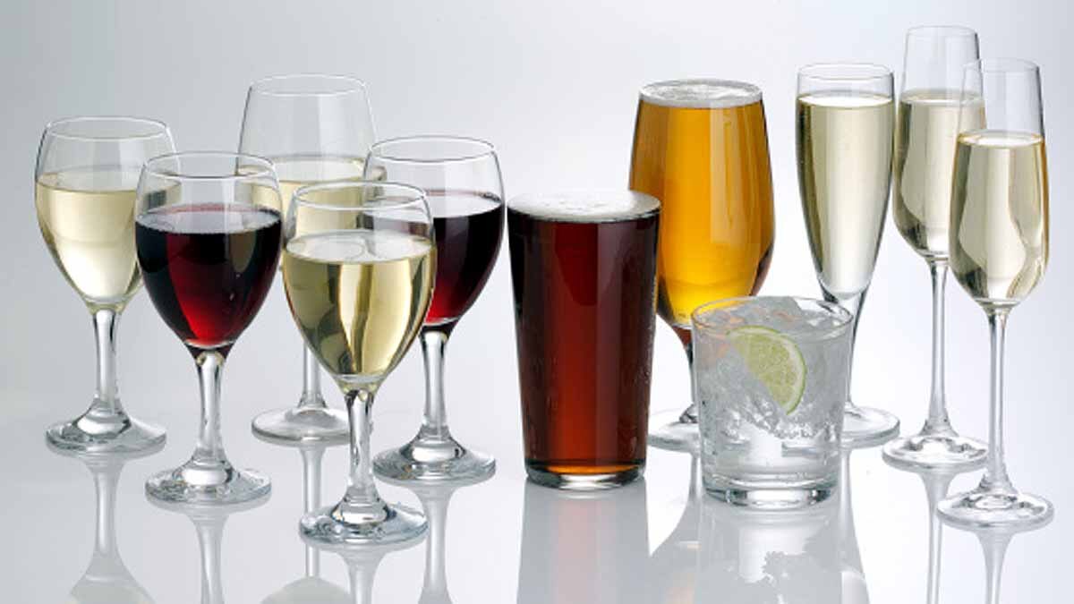 Alcohol lowers risk of cataracts
