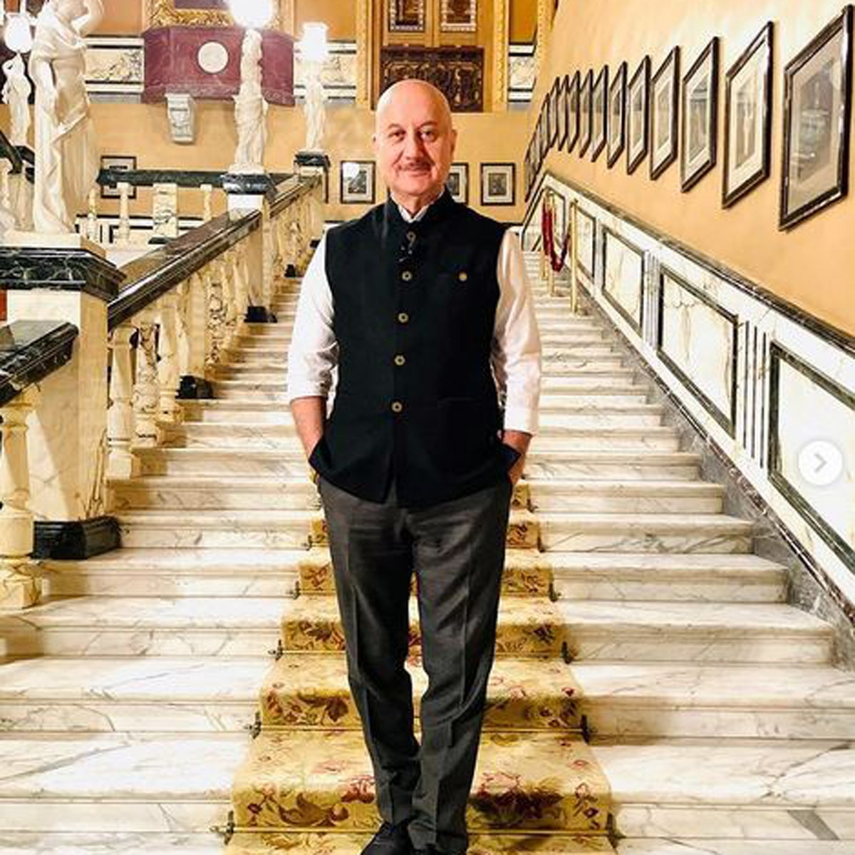 अनुपम खेर