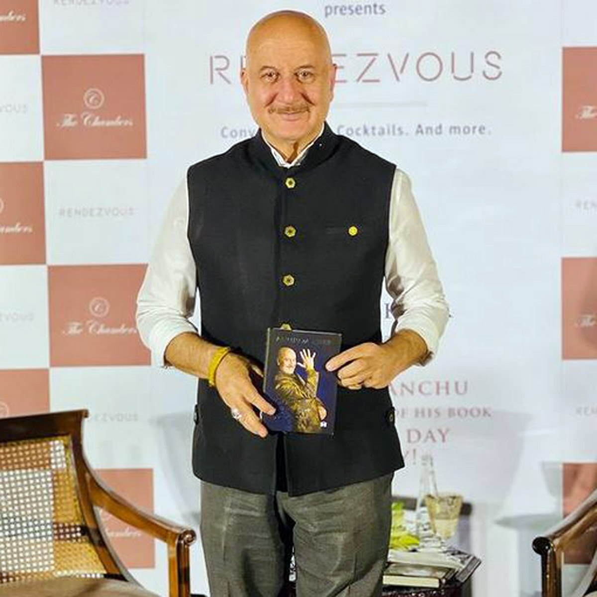 अनुपम खेर