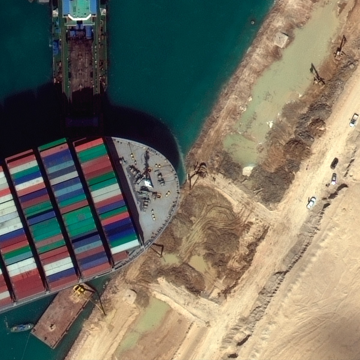 suez canal ship stuck update