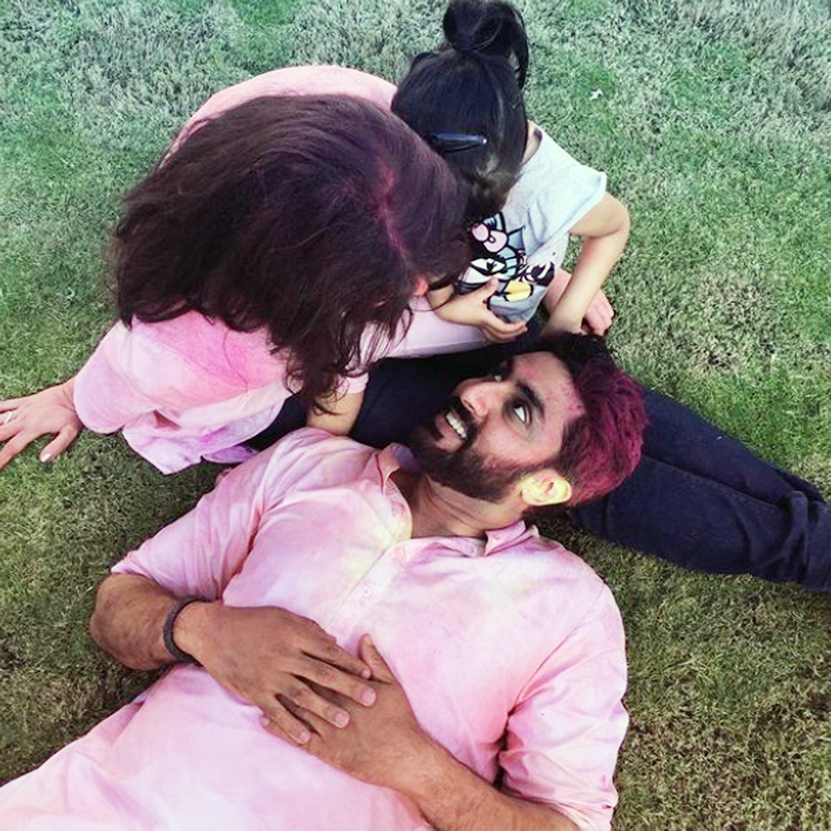 अभ‍िषेक बच्चन, पत्नी ऐश्वर्या और बेटी आराध्या के साथ 