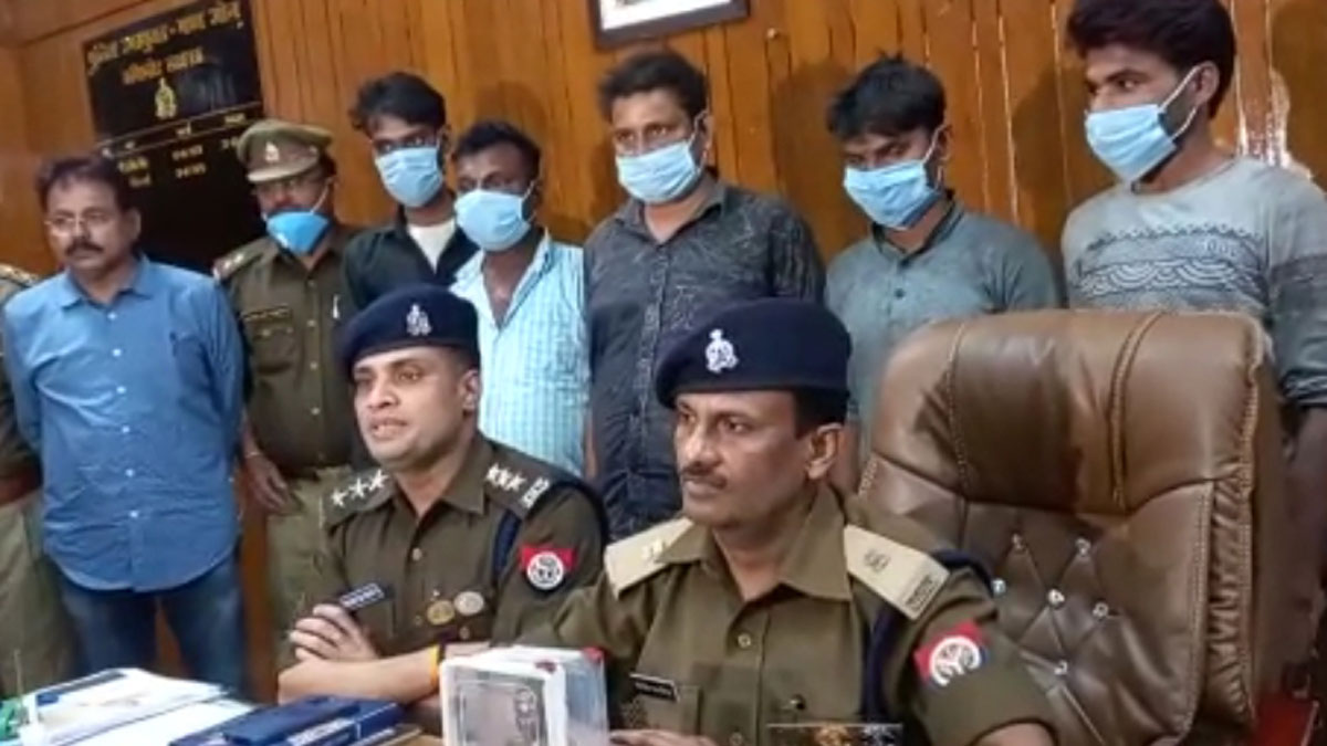 भगवान पार्श्वनाथ की प्राचीन अष्टधातु मूर्ति  बरामद (फोटो- आशीष श्रीवास्तव)