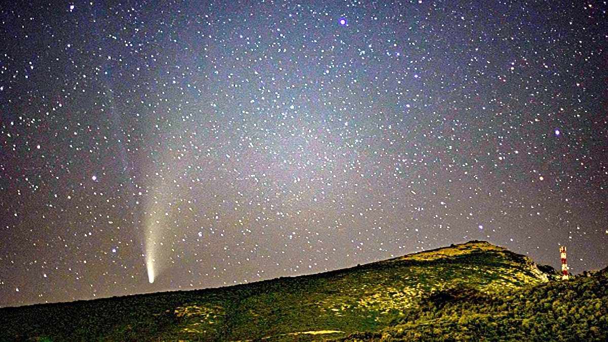Largest Asteroid 2001 FO32 flyby Earth
