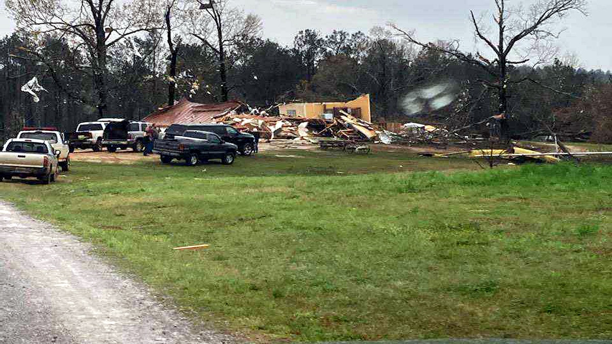 20 Tornadoes ripped 5 states of US 