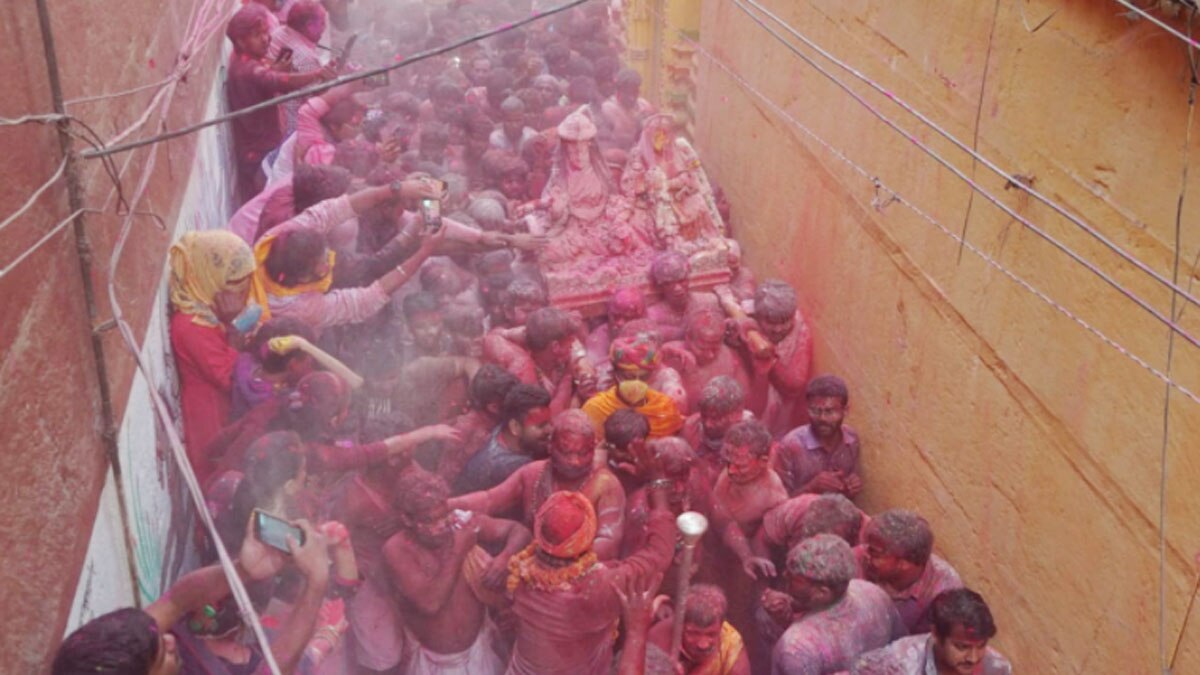 रंगभरी ग्यारस के दिन शुरू हो जाती है काशी की होली 