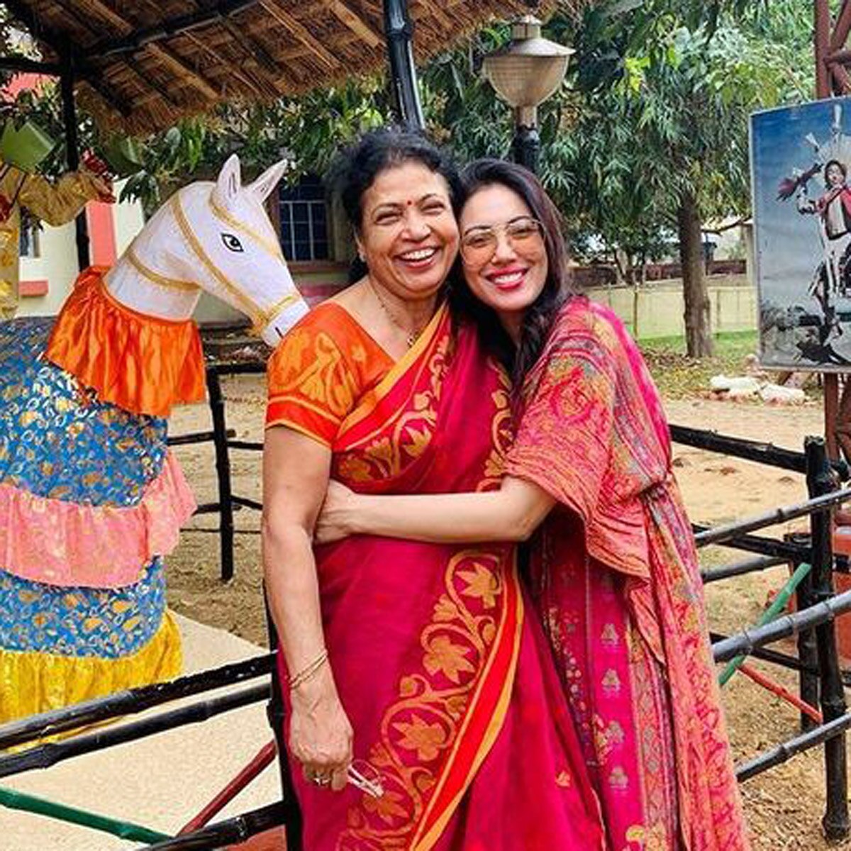 मां संग मुनमुन दत्ता