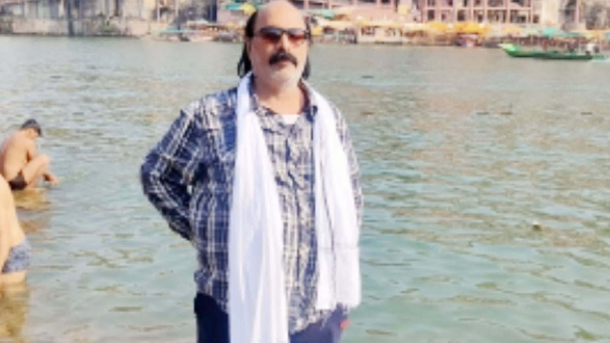 सरकारी बाबू ने की लड़की के साथ अश्लील हरकत (फोटो- रंजय सिंह)