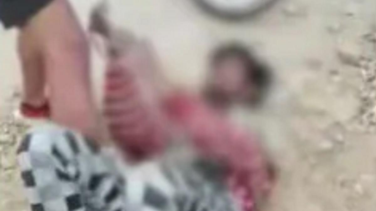 युवक की पिटाई का वीडियो वायरल