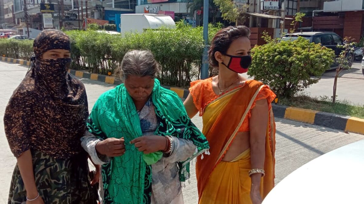 बेसहारा और भिखारियों का बारातियों जैसा स्वागत