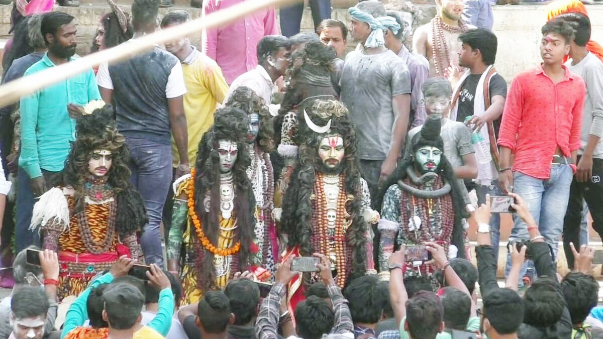 काशी की चिताभष्म होली9