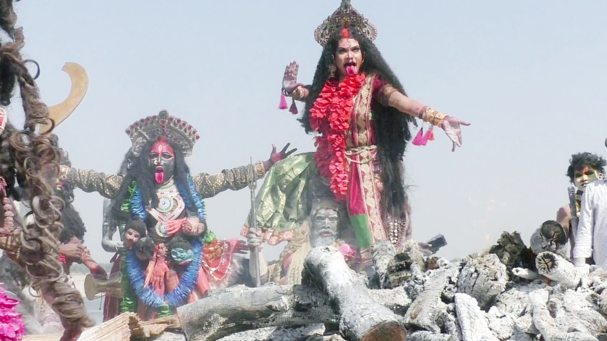 काशी की चिताभष्म होली3