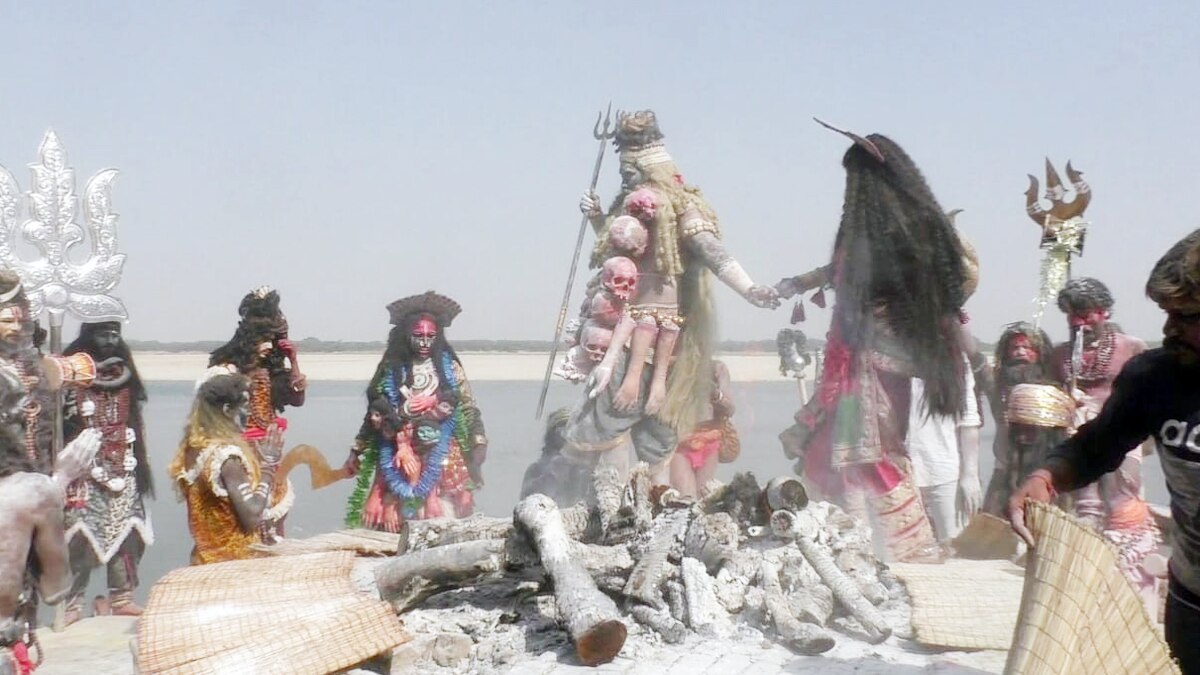 काशी की चिताभष्म होली4