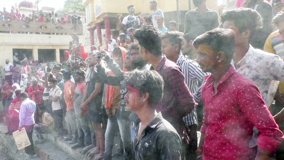 काशी की चिताभष्म होली7