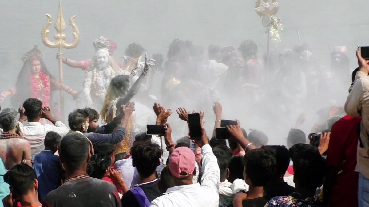 काशी की चिताभष्म होली8