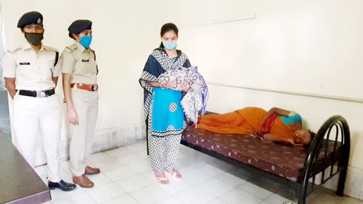 आरपीएफ थाने में महिला ने दिया बच्ची को जन्म