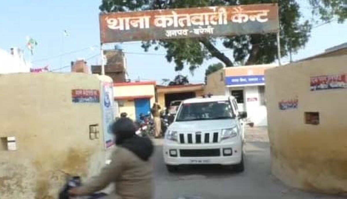 पुलिसवाले ने अपने ही साथियों के खिलाफ कराई FIR