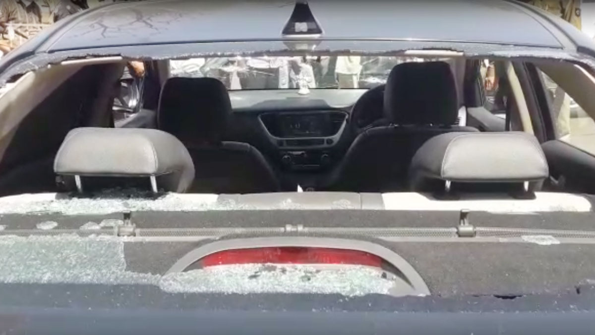 हिस्ट्रीशीटर की कार को घेरकर बरसाईं गोलियां (फोटो- अशोक शर्मा)