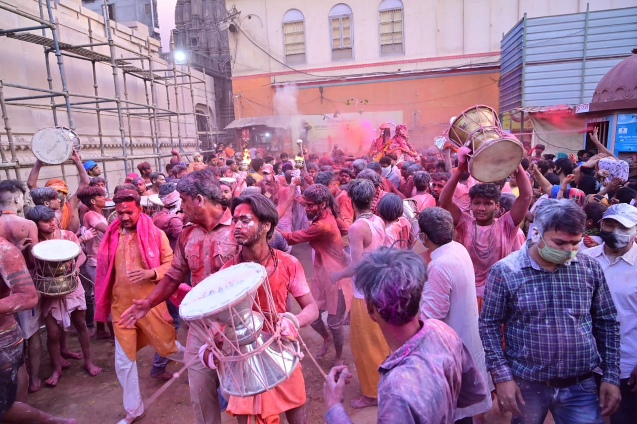 रंगभरी ग्यारस के दिन शुरू हो जाती है काशी की होली 