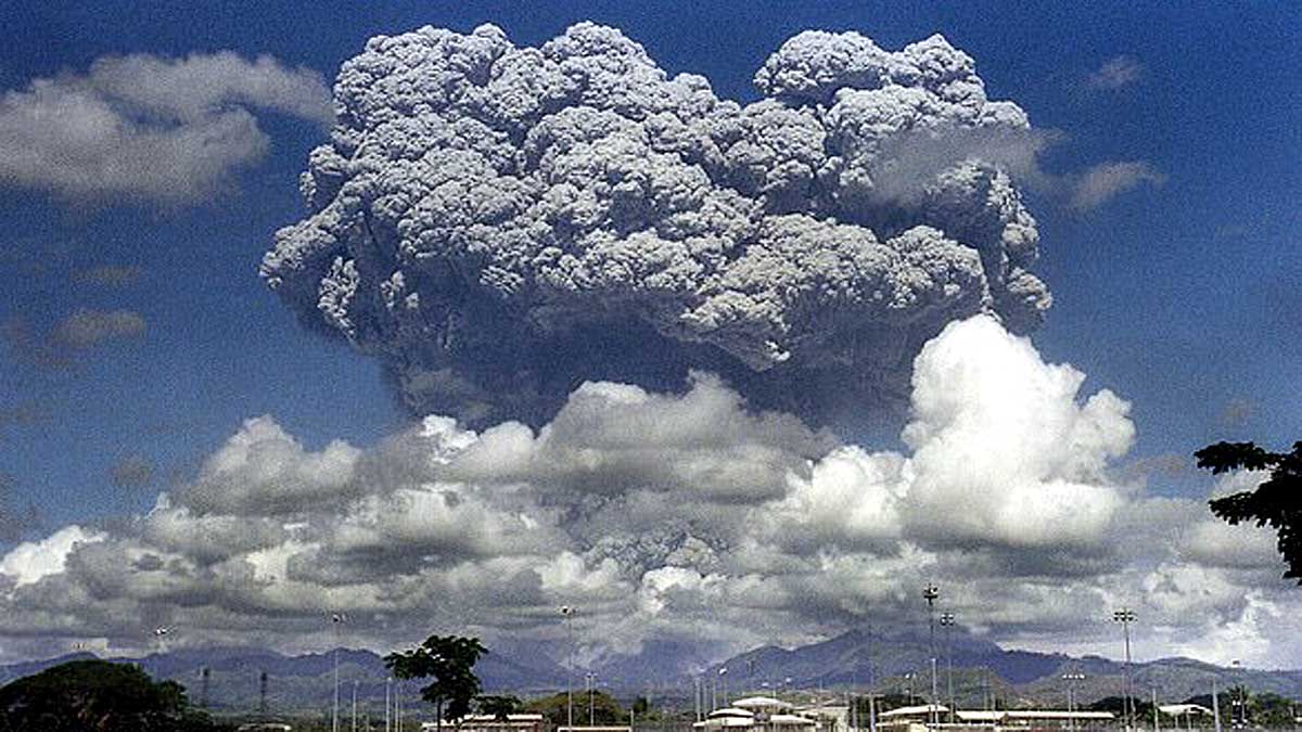 Bill Gates Wants to spray CHALK in stratosphere 