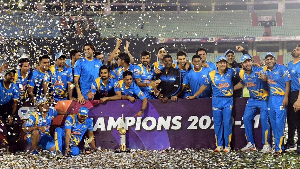 yuvraj singh hits maximum 17 sixes in the tournament