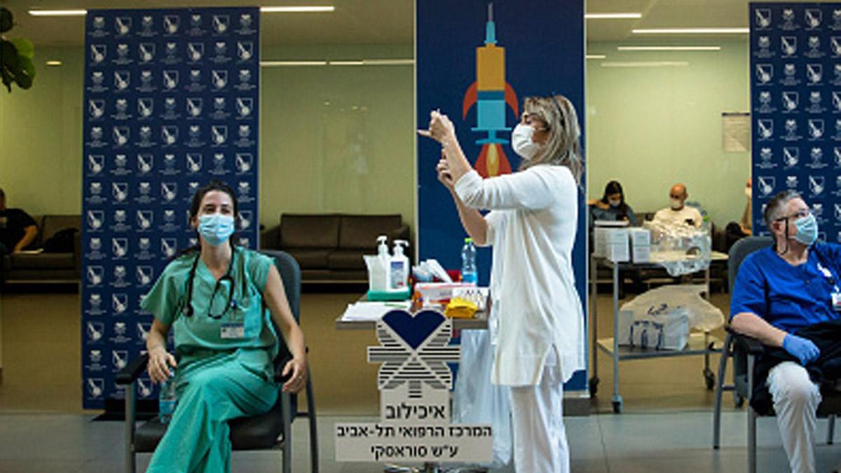 'कोरोना पासपोर्ट' के चलते नॉर्मल हो रही लाइफ? इस देश को हो रहा सबसे ज्यादा फायदा