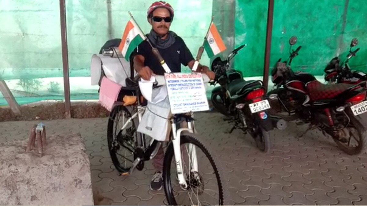 साइक‍िल को ही इस शख्स ने बना ल‍िया चलता-फ‍िरता घर, 27 साल पहले दहलीज छोड़कर कर चुके हैं देश की 6 बार यात्रा