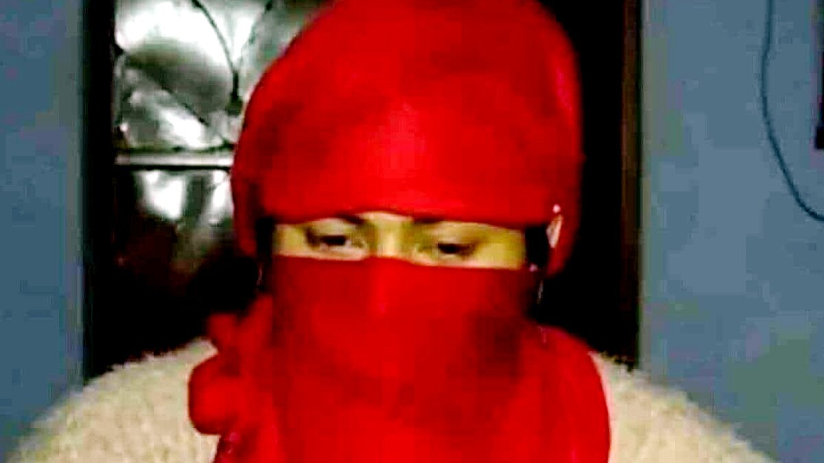 नेताओं के साथ तस्वीरें और फोटो दिखाकर दबंगई करता था हाथरस हत्याकांड का मास्टरमाइंड