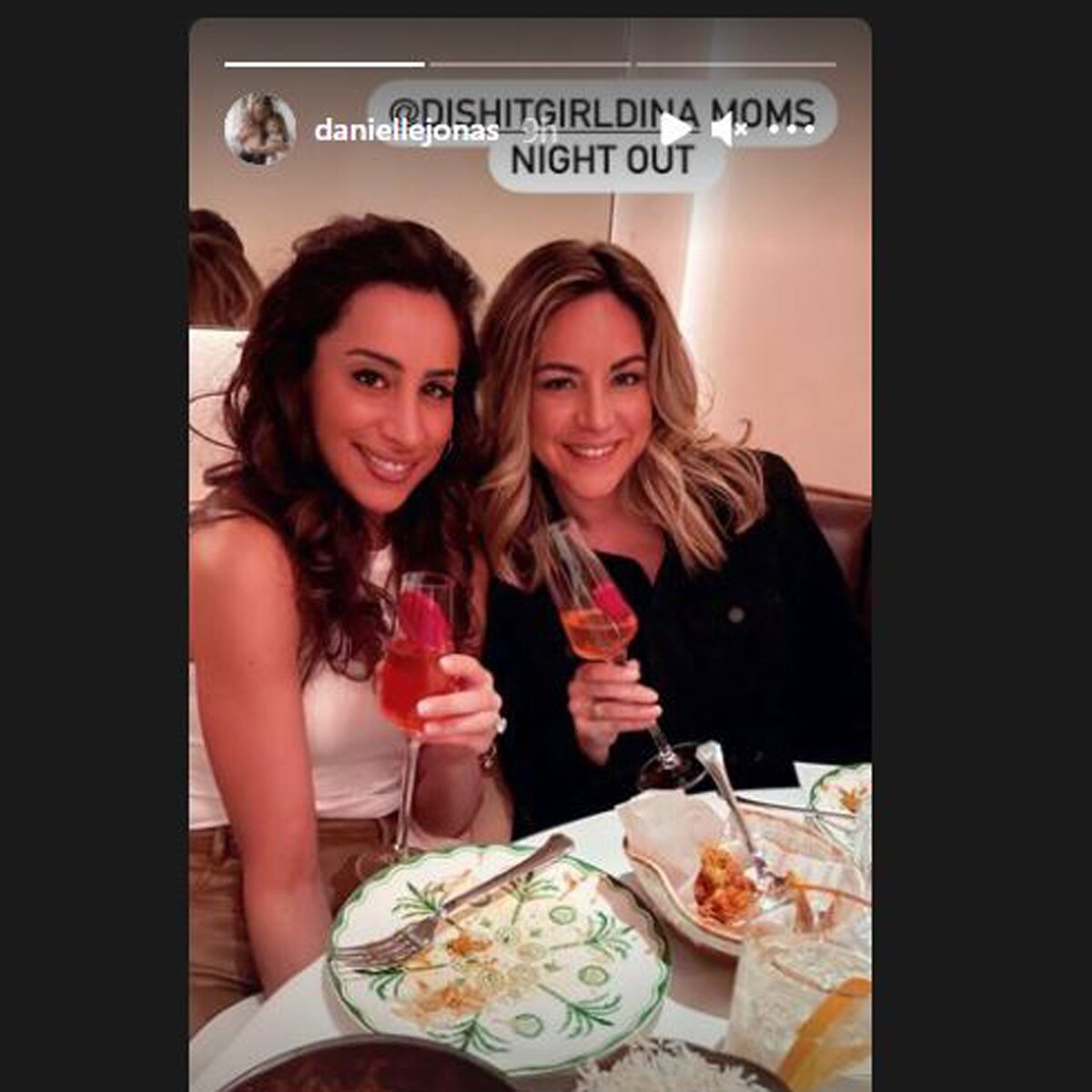 प्रियंका चोपड़ा का रेस्टोरेंट सोना