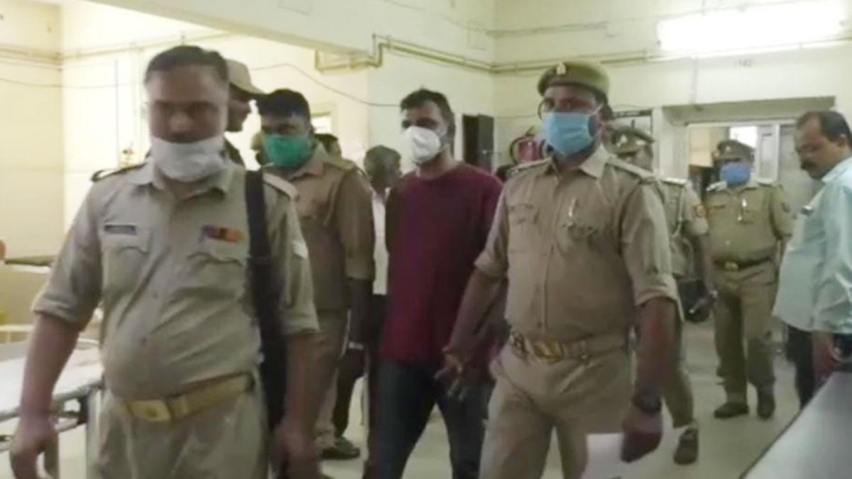 वेटर के साथ अप्राकृतिक दुष्कर्म की कोशिश में दरोगा गिरफ्तार (फोटो-गजेंद्र त्रिपाठी)