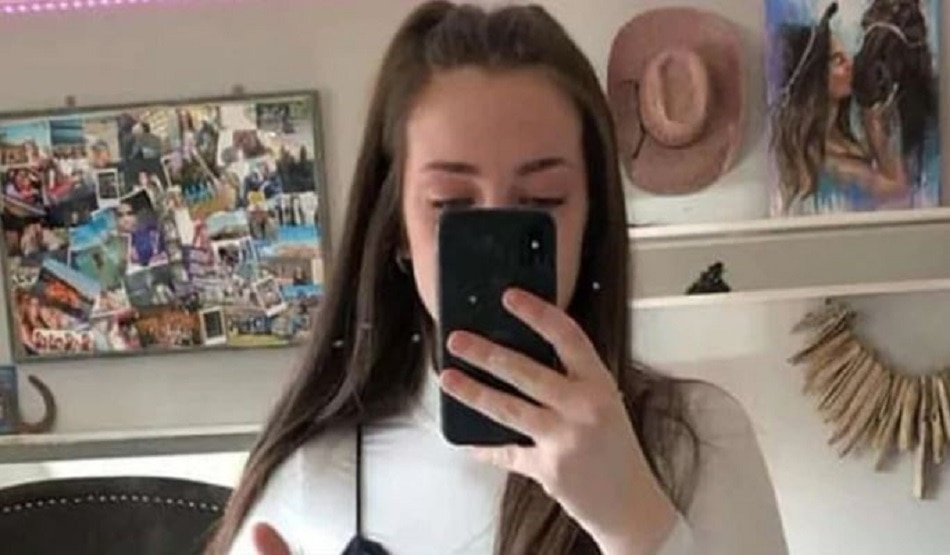 छात्रा की ड्रेस स्कूल टीचरों को नहीं आई पसंद