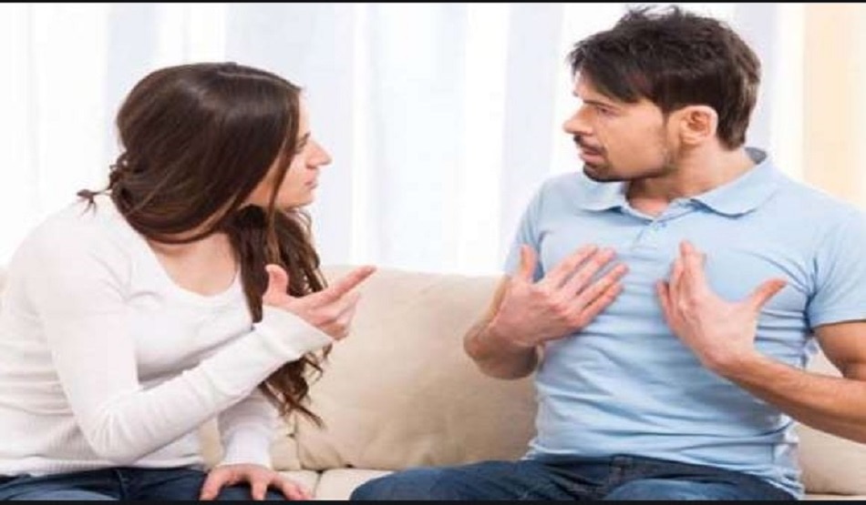 शख्स ने पत्नी को छोड़ा