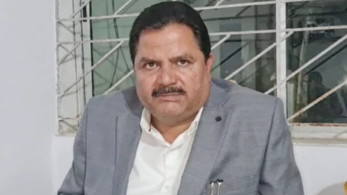 बच्चे ने जहर मिला दूध पिया (फोटो- चंदन कश्यप)