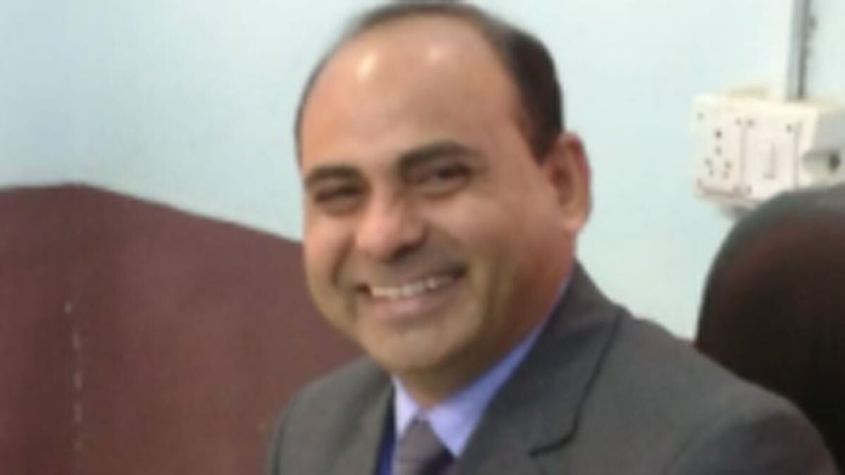 प्रमुख चिकित्सा अधिकारी डॉक्टर समरवीर सिंह (फोटो उमेश मिश्रा)