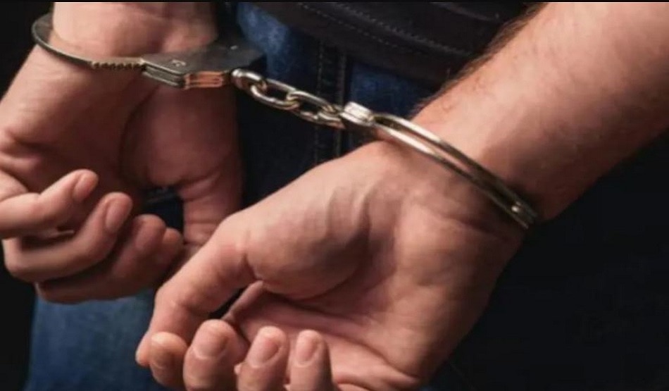 वार्ड बॉय ने की छेड़छाड़