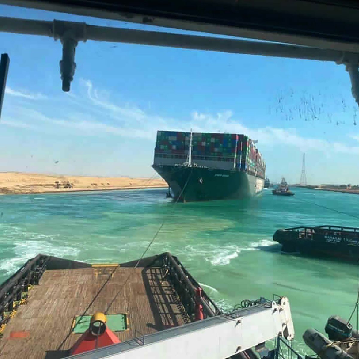 Suez canal ship stuck update
