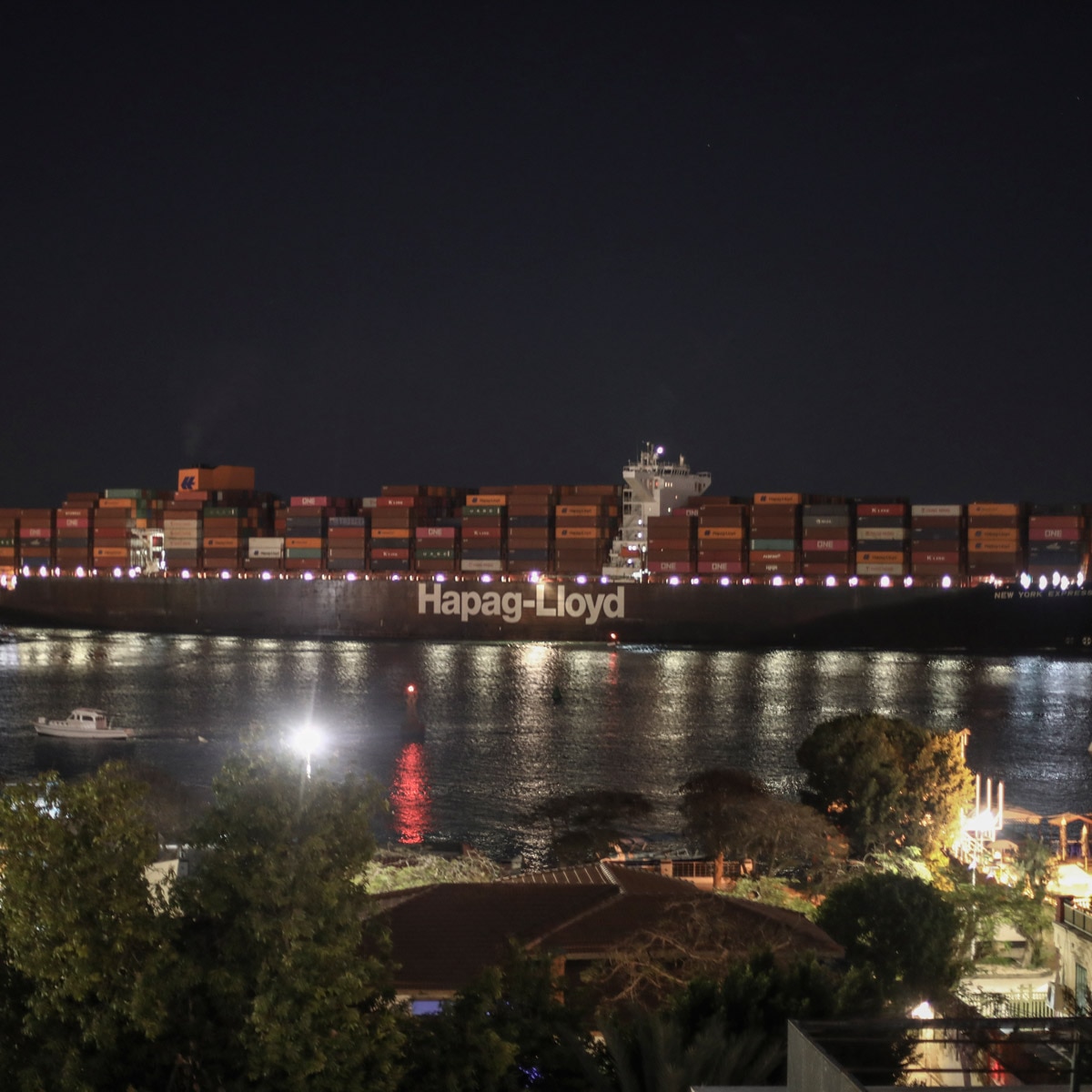 suez canal ship stuck update