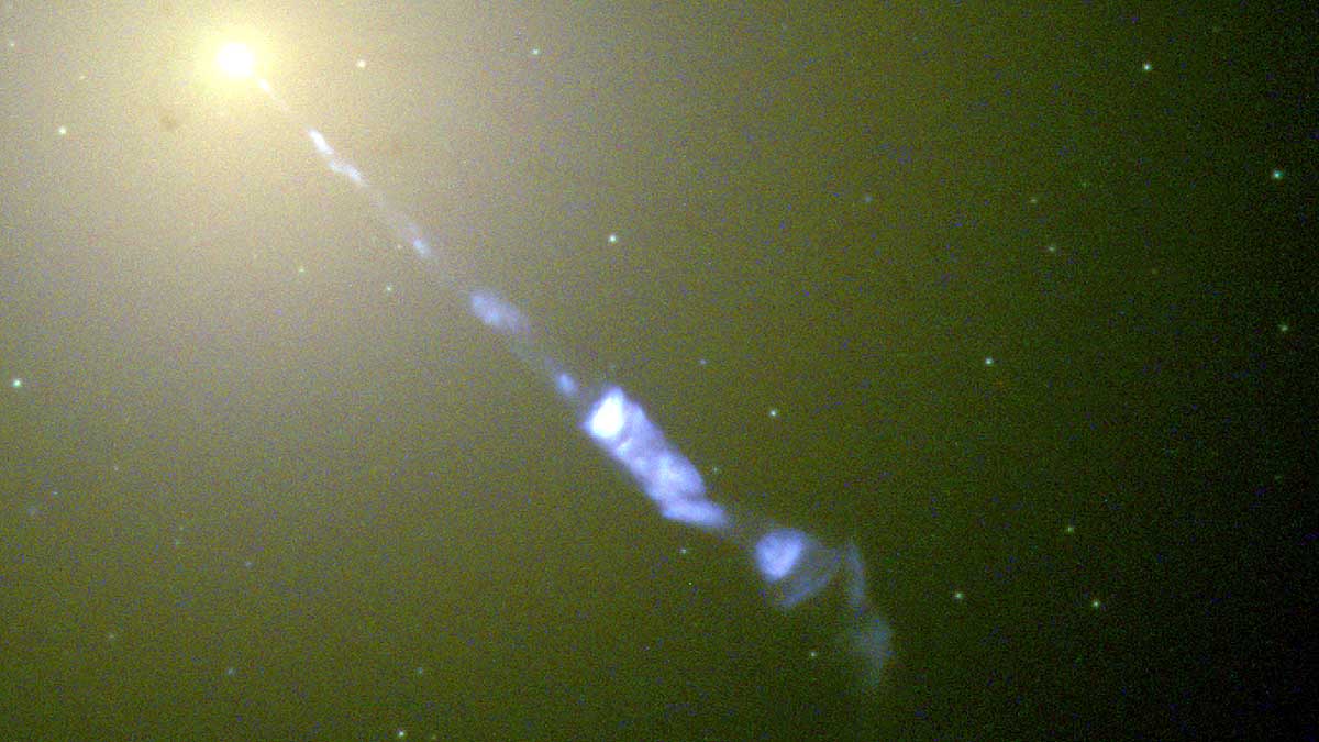 Magnetic Field of Black hole Mapped