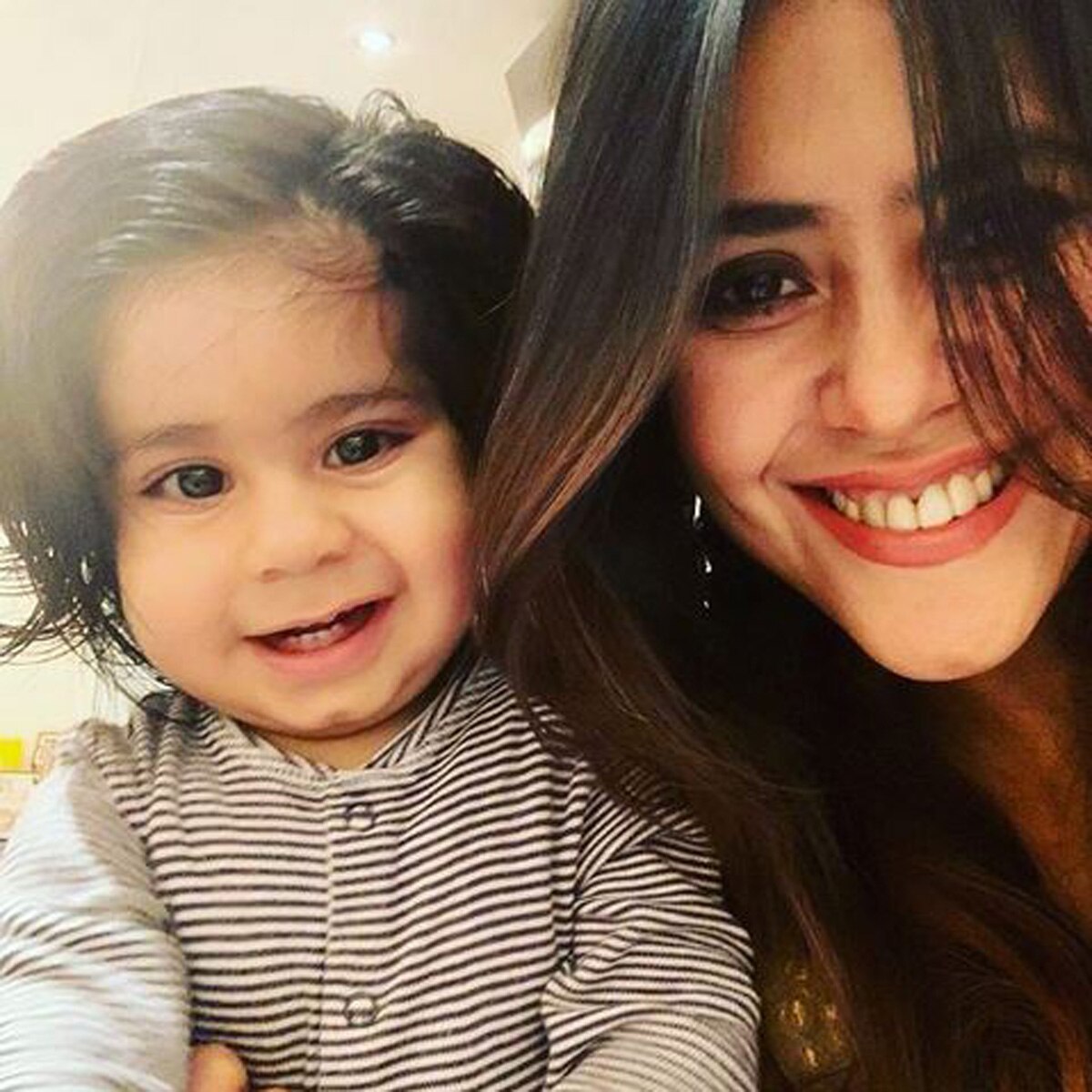 बेटे संग एकता कपूक