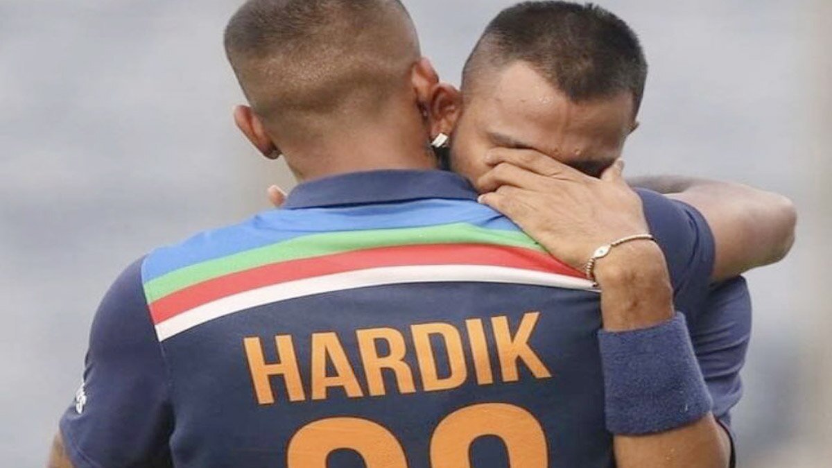Hardik and Krunal pandya kept dads bag in dressing room