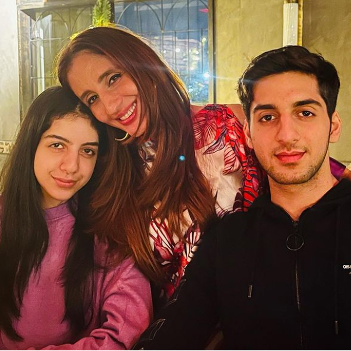 फराह अपने दोनों बच्चों 