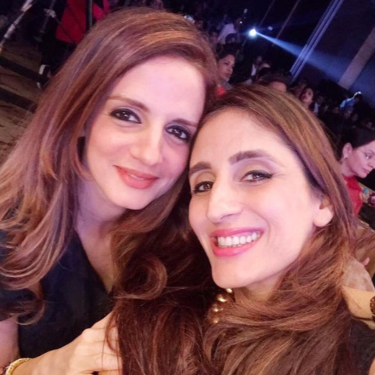 सुजैन खान और फराह अली 