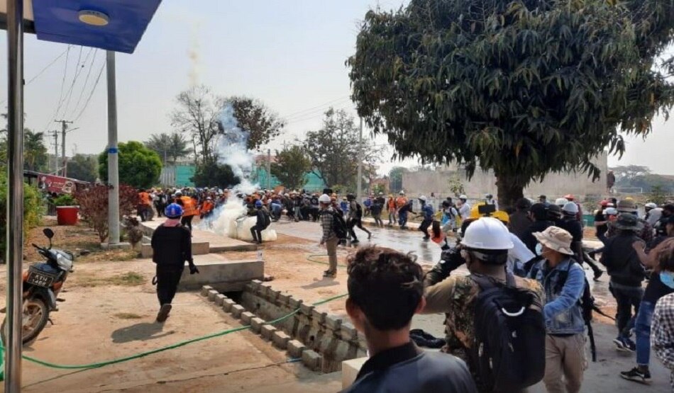 सेना ने प्रदर्शनकारी के सिर में मारी गोली