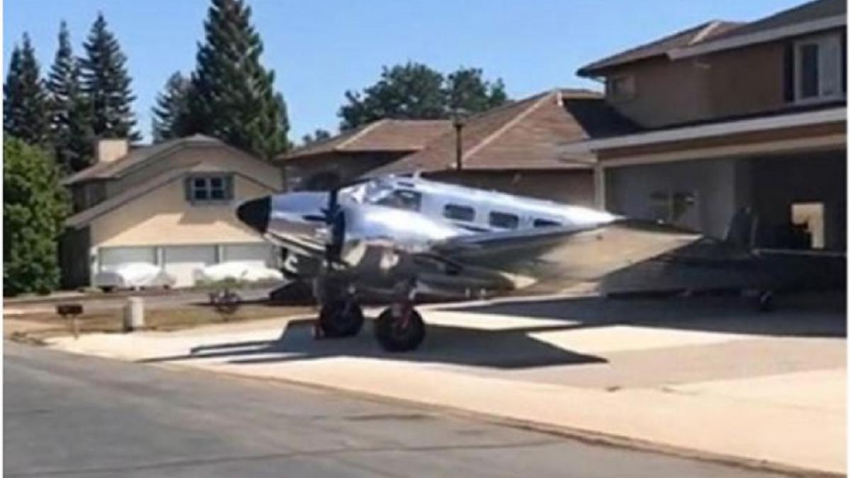 हर आदमी के पास हवाई जहाज