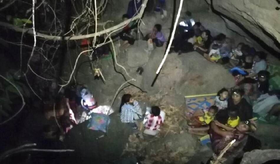 जान बचाने थाइलैंड भागे लोग