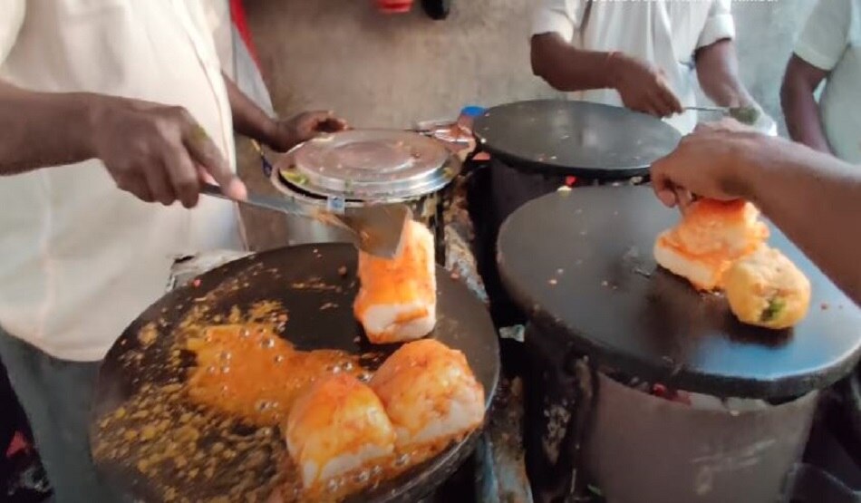 फ्लाइंग वड़ा पाव