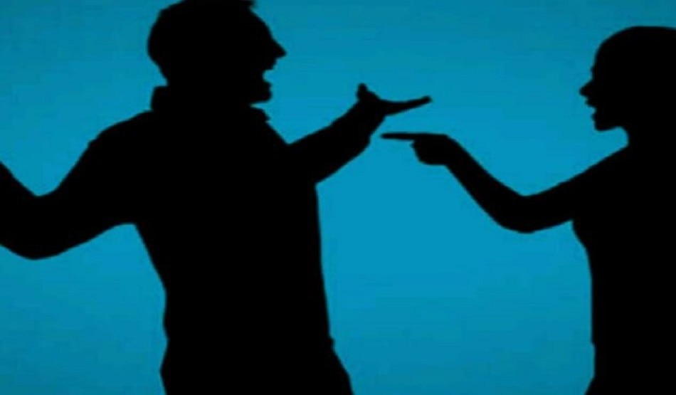 शख्स ने पत्नी को छोड़ा