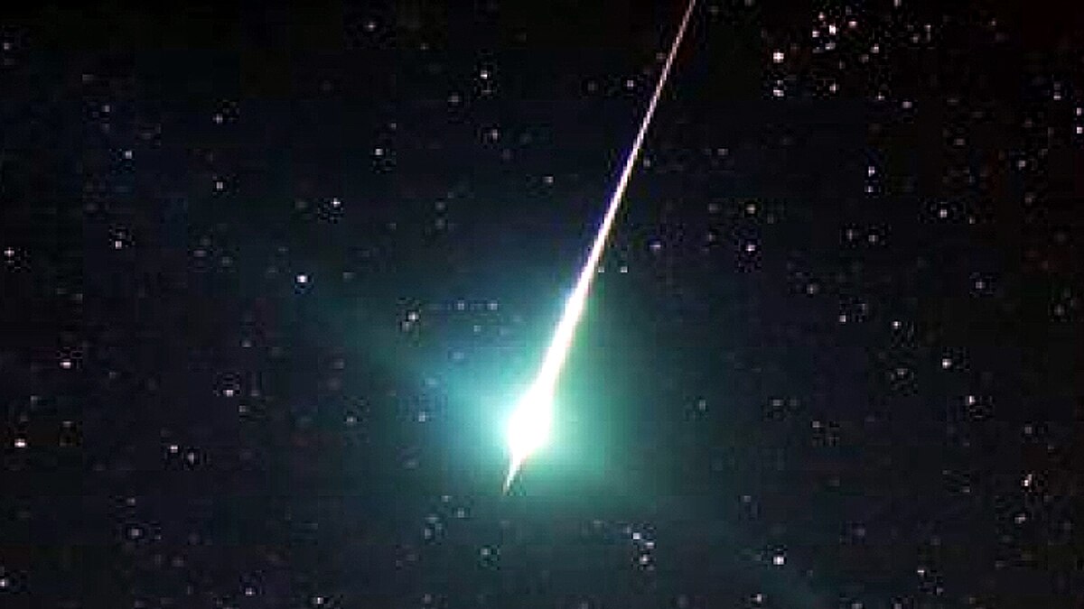 Fireball Meteor in UK-France sonic boom